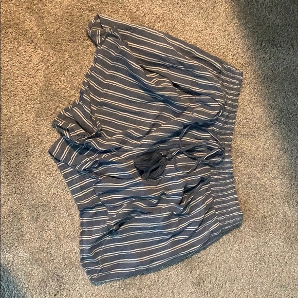 American eagle stripped dolphin shorts - Picture 6 of 7